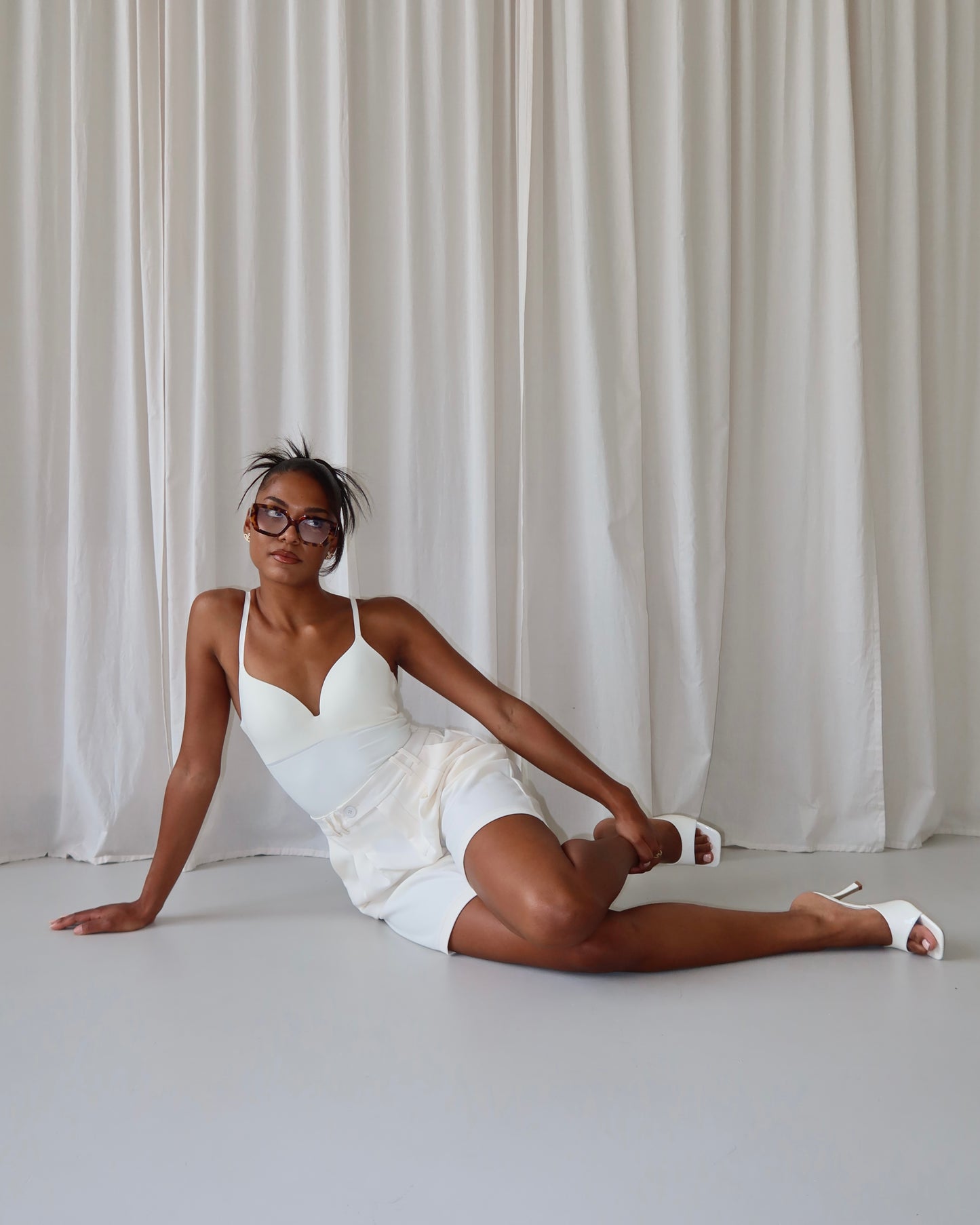 Auri Shorts White