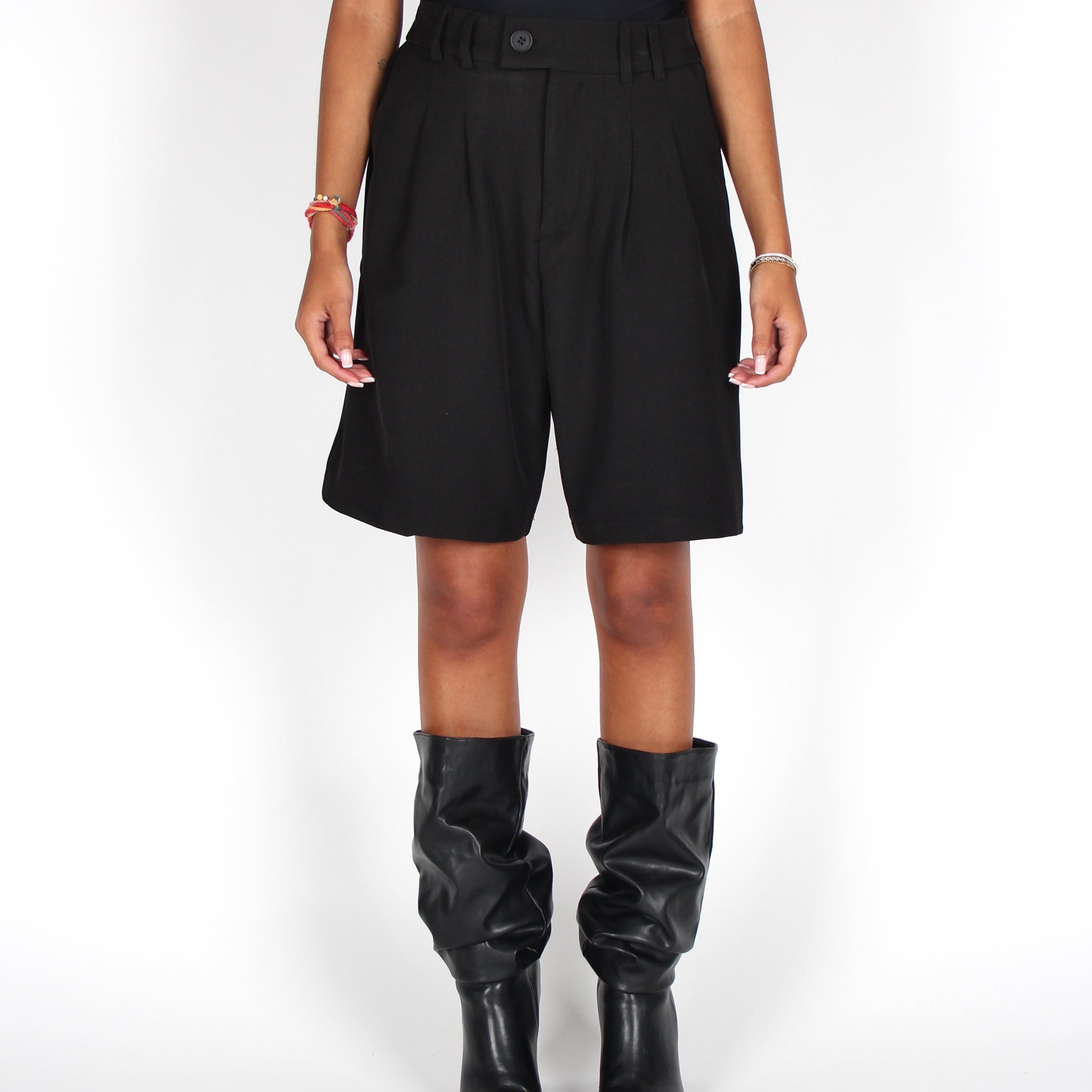 Auri Shorts Black